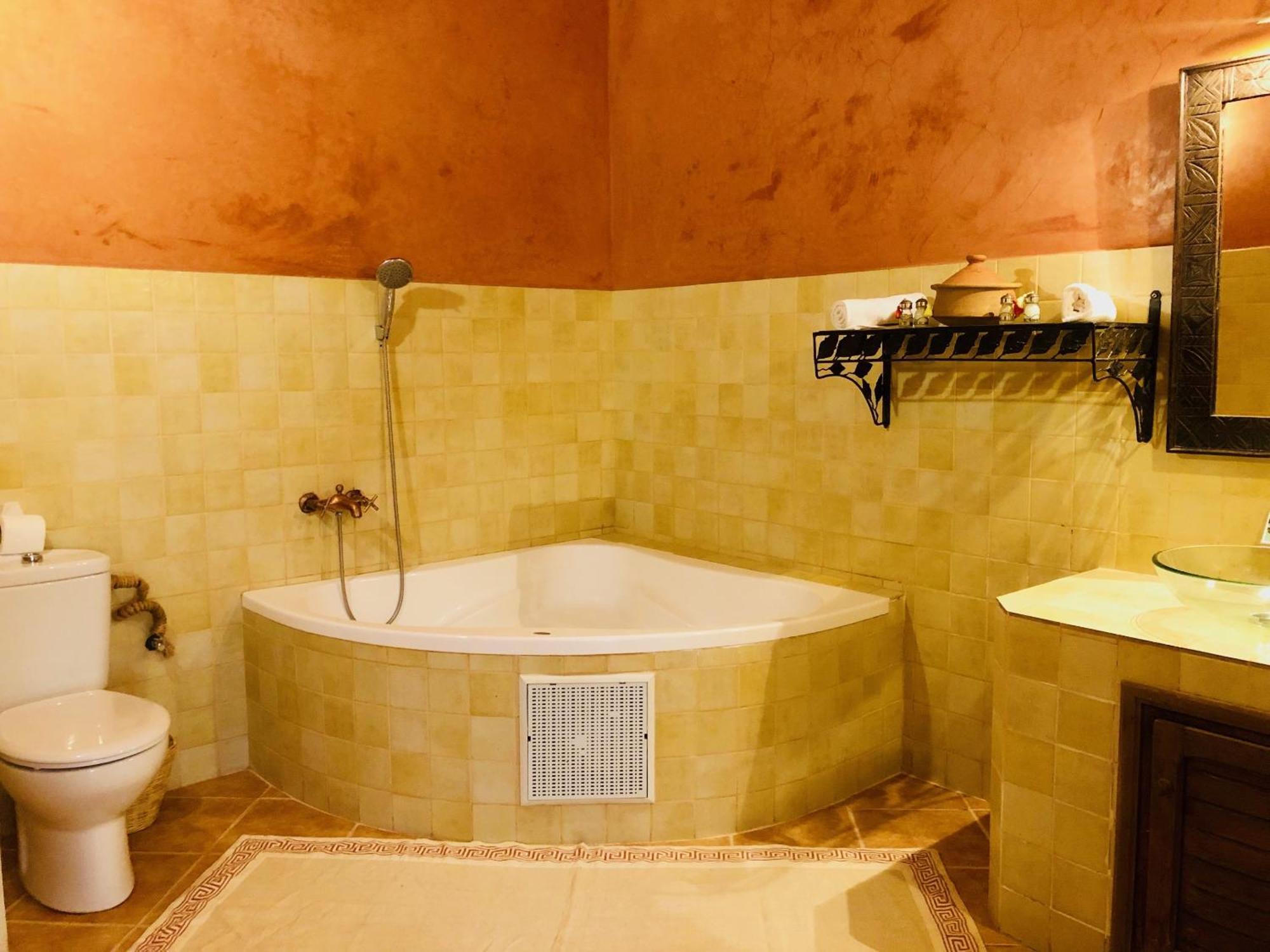 Kasbah Isfoula And Spa Ait Benhaddou Quarto foto